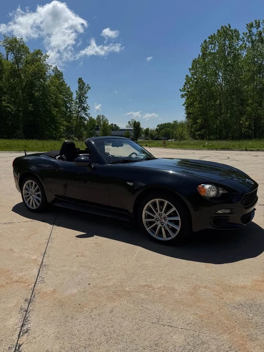 2019 Fiat 124 Spider - Image 16 of 19