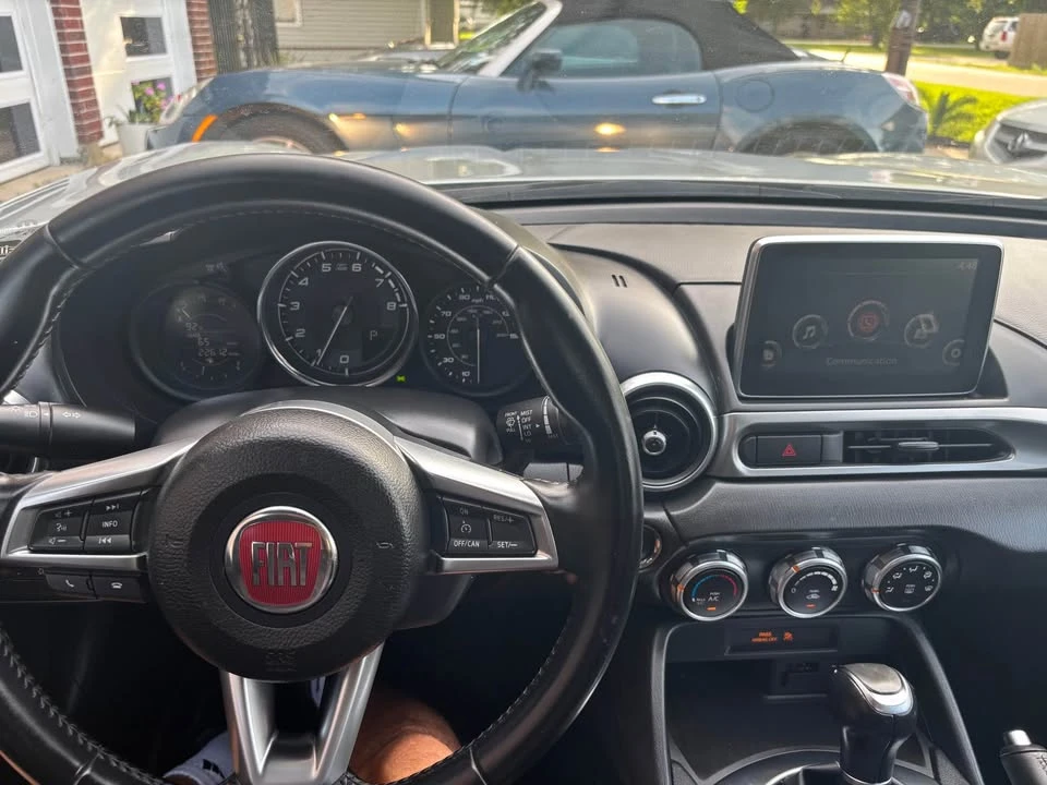 2019 Fiat 124 Spider - Image 8 of 20