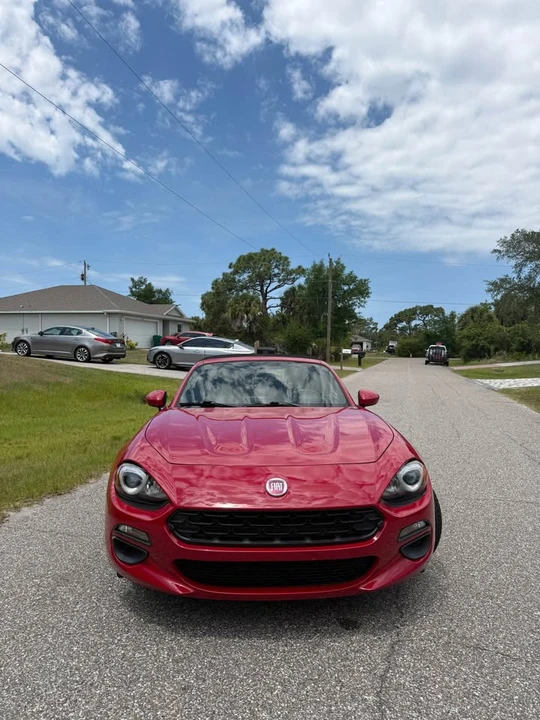 2019 Fiat 124 Spider - Image 2 of 11