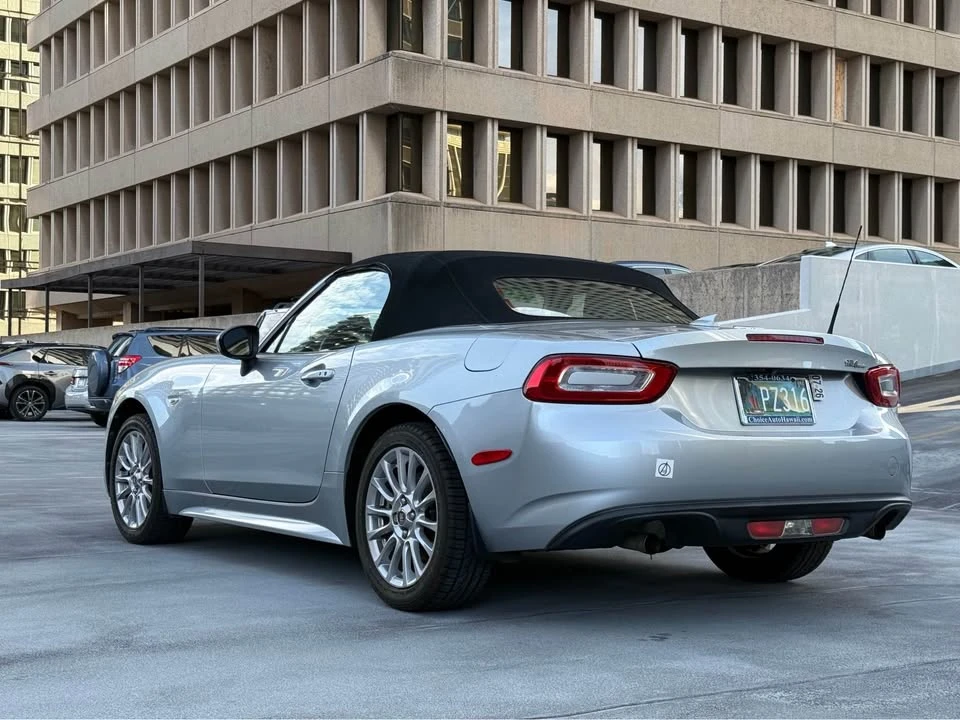 2019 Fiat 124 Spider - Image 10 of 16