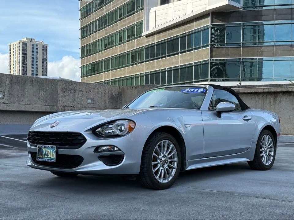 2019 Fiat 124 Spider - Image 2 of 16