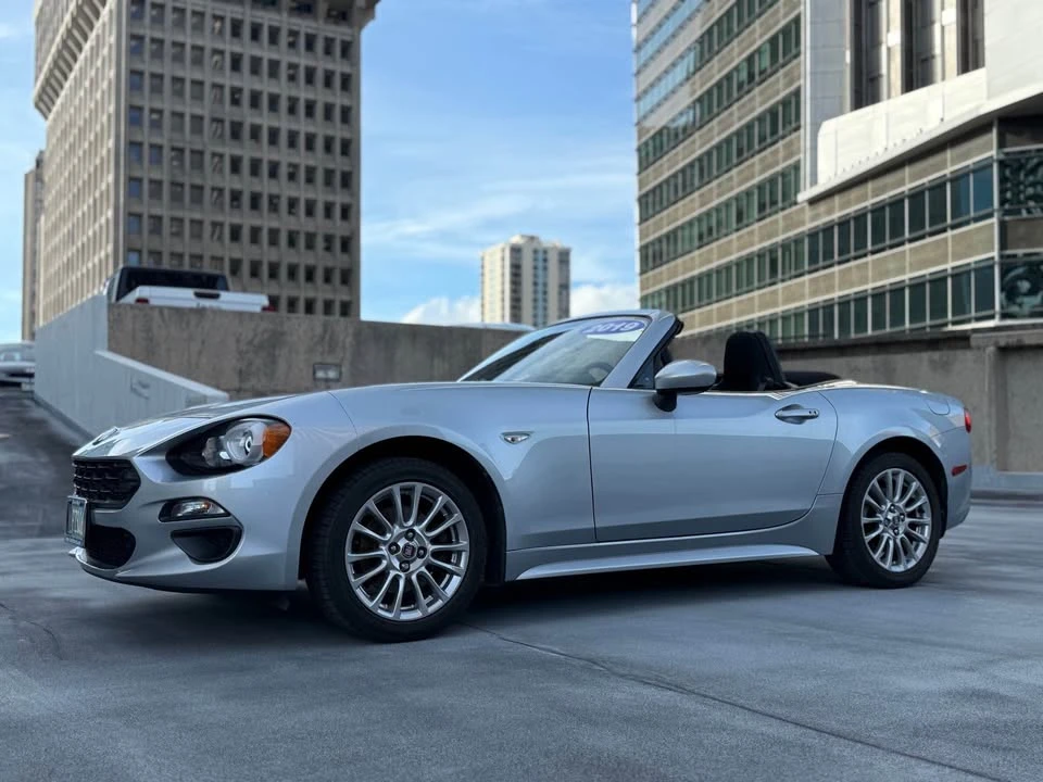 2019 Fiat 124 Spider - Image 15 of 16