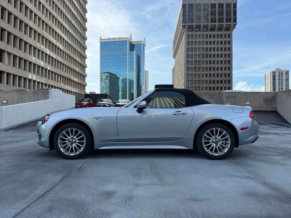 2019 Fiat 124 Spider - Image 11 of 16