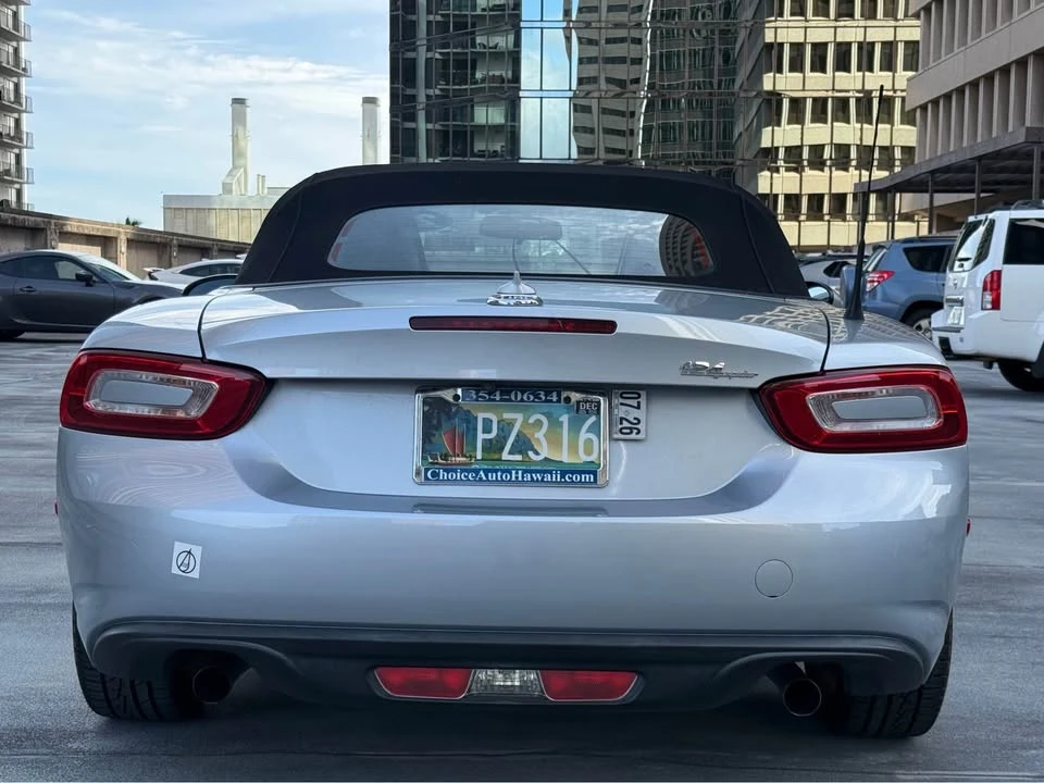 2019 Fiat 124 Spider - Image 9 of 16