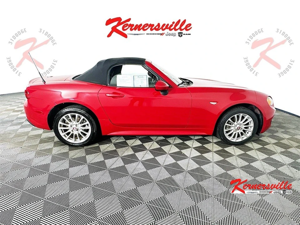 2019 Fiat 124 Spider - Image 8 of 12