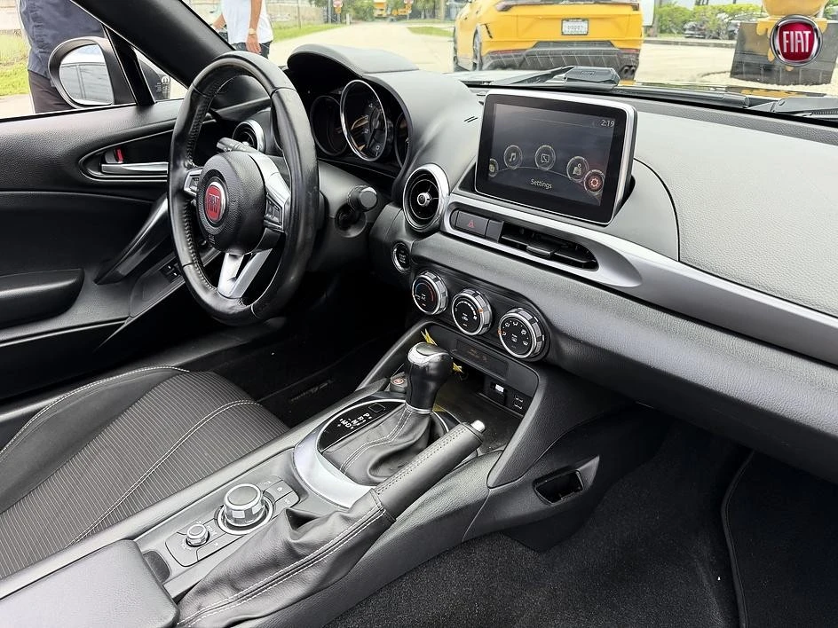 2019 Fiat 124 Spider - Image 10 of 31