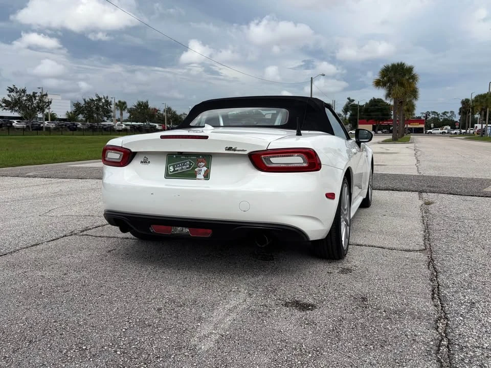 2019 Fiat 124 Spider - Image 10 of 20