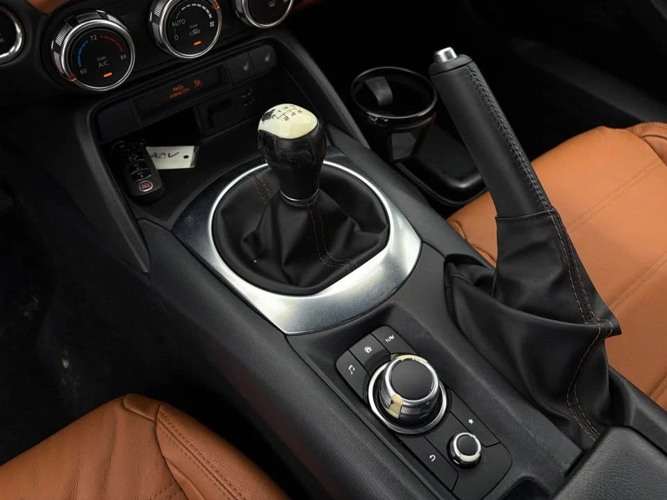 2019 Fiat 124 Spider - Image 15 of 20