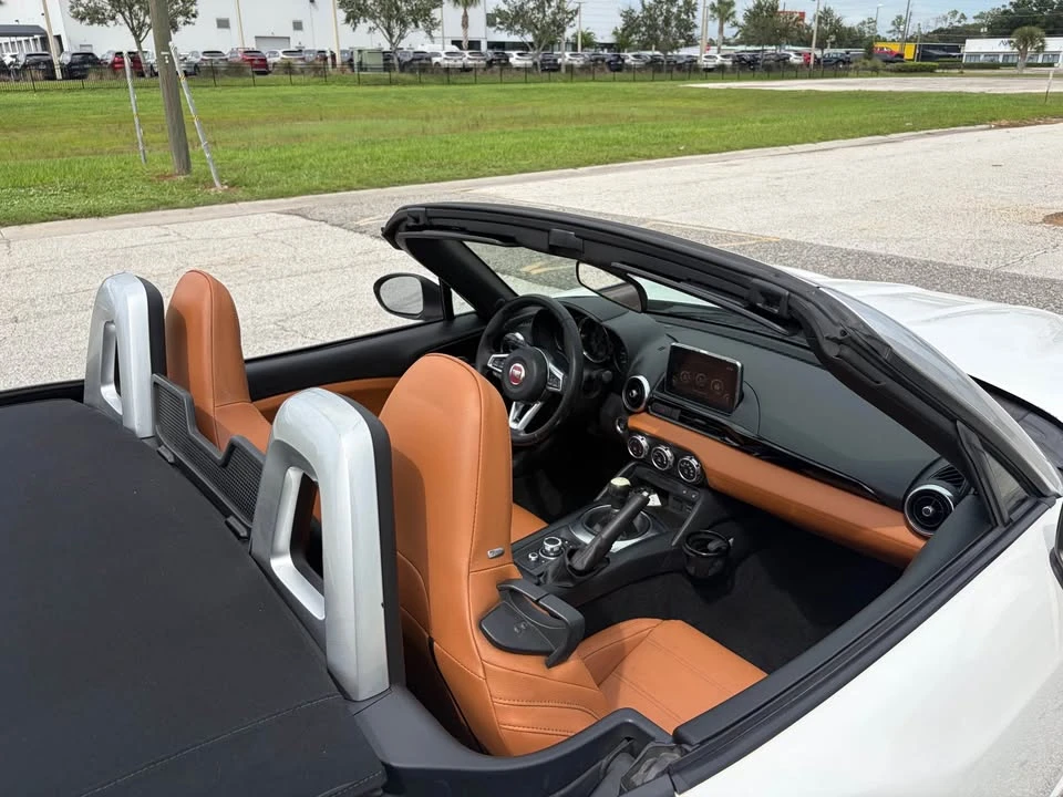2019 Fiat 124 Spider - Image 19 of 20