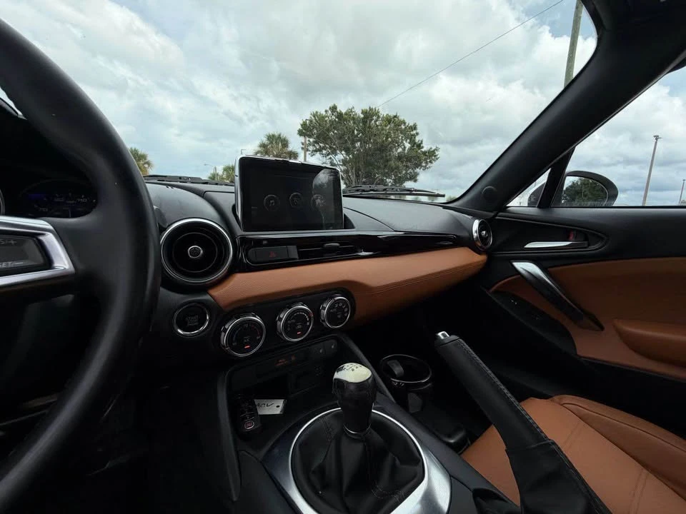 2019 Fiat 124 Spider - Image 14 of 20