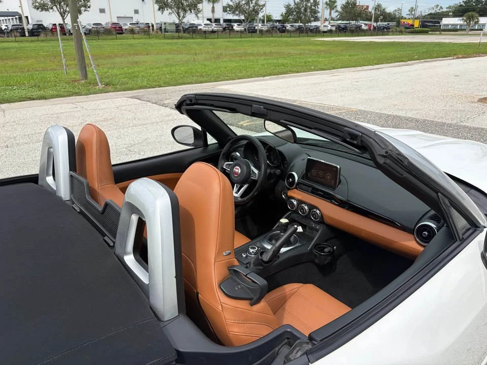 2019 Fiat 124 Spider - Image 19 of 20
