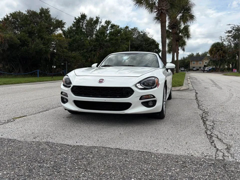 2019 Fiat 124 Spider - Image 2 of 20