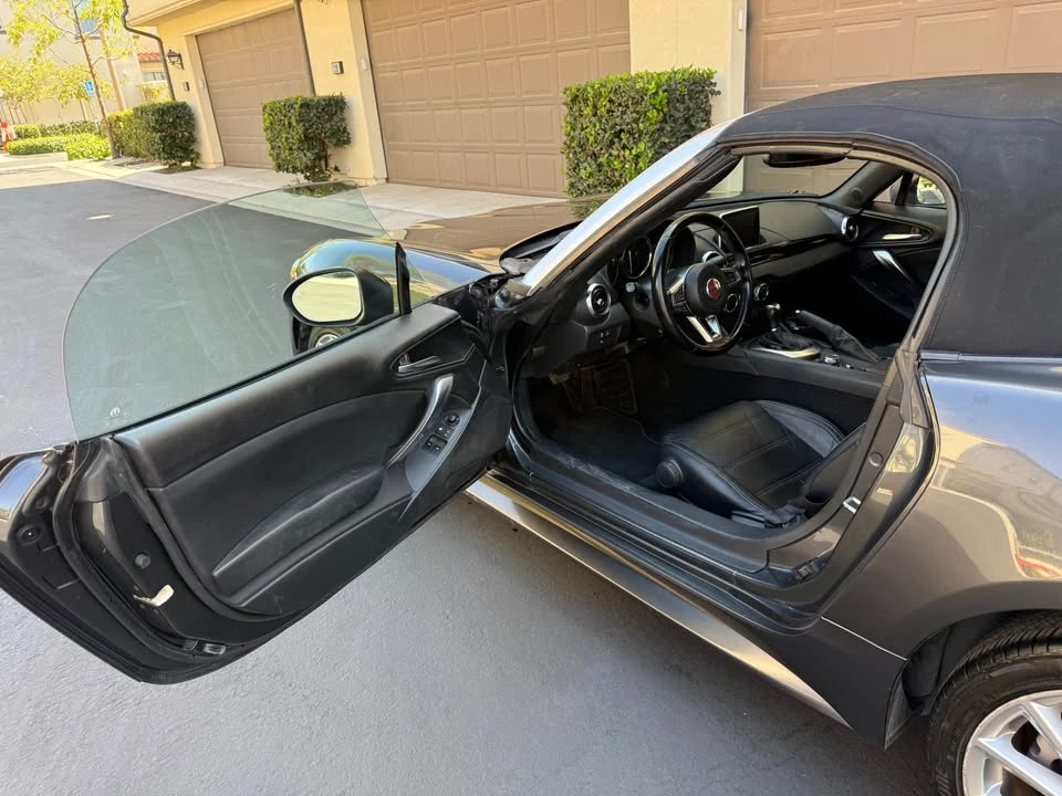 2019 Fiat 124 Spider - Image 9 of 13