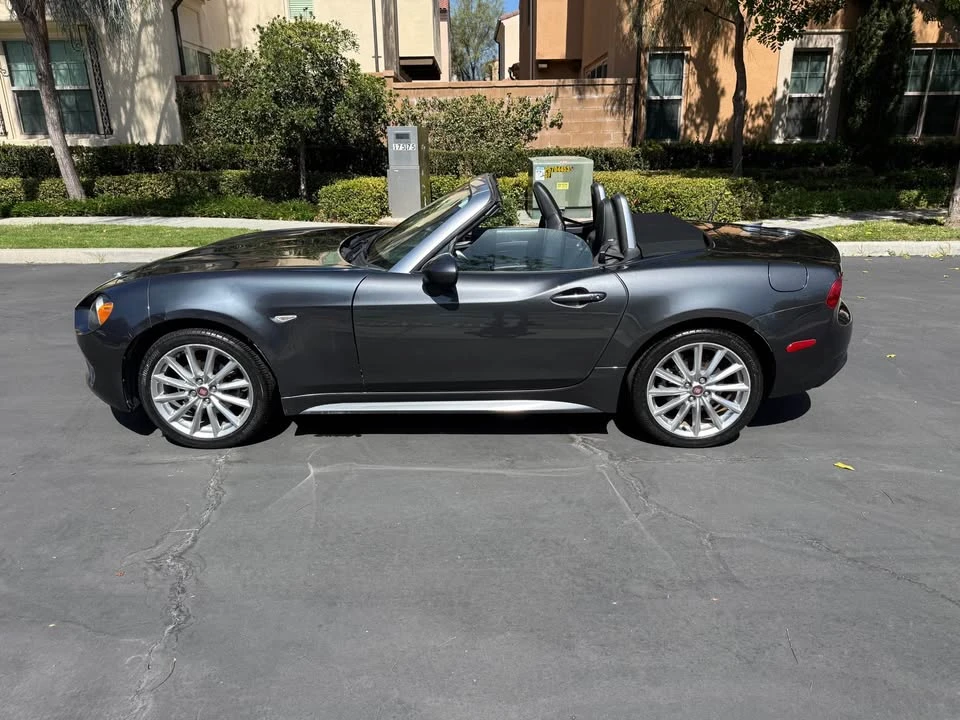 2019 Fiat 124 Spider - Image 8 of 13
