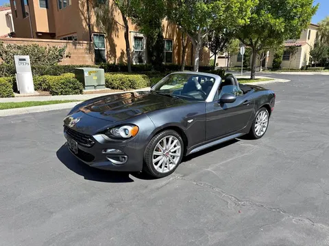 2019 Fiat 124 Spider Lusso Convertible 2D