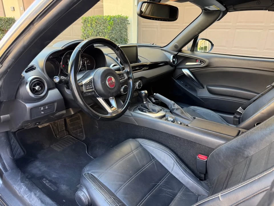 2019 Fiat 124 Spider - Image 10 of 13
