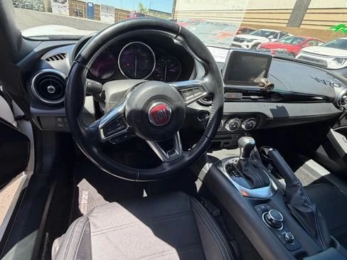2019 Fiat 124 Spider - Image 10 of 12