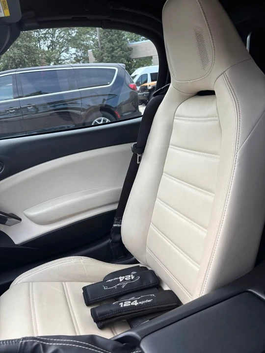 2019 Fiat 124 Spider - Image 9 of 9