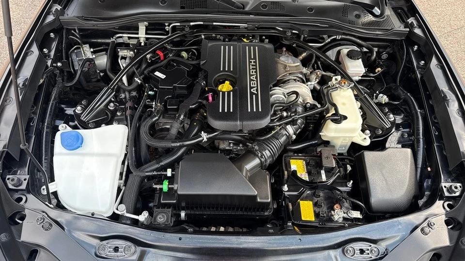 2019 Fiat 124 Spider - Image 13 of 20