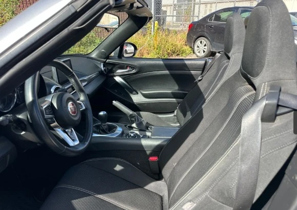 2019 Fiat 124 Spider - Image 10 of 11