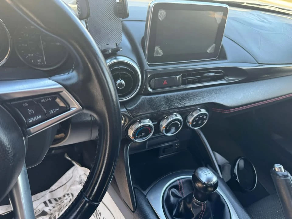 2019 Fiat 124 Spider - Image 16 of 17