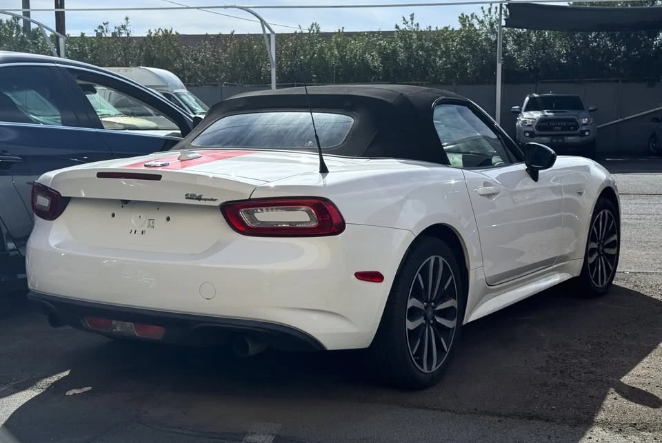 2019 Fiat 124 Spider - Image 3 of 17