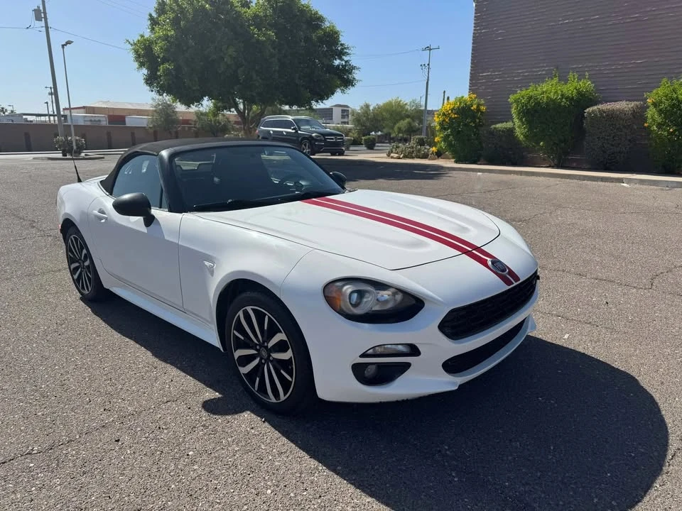 2019 Fiat 124 Spider - Image 11 of 17