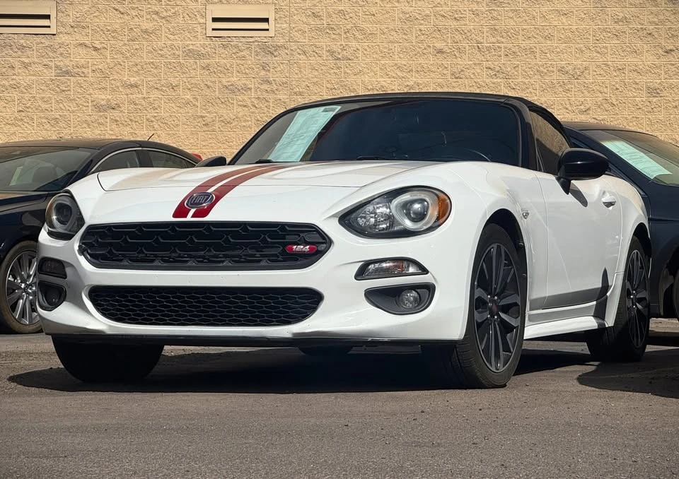 2019 Fiat 124 Spider - Image 2 of 17