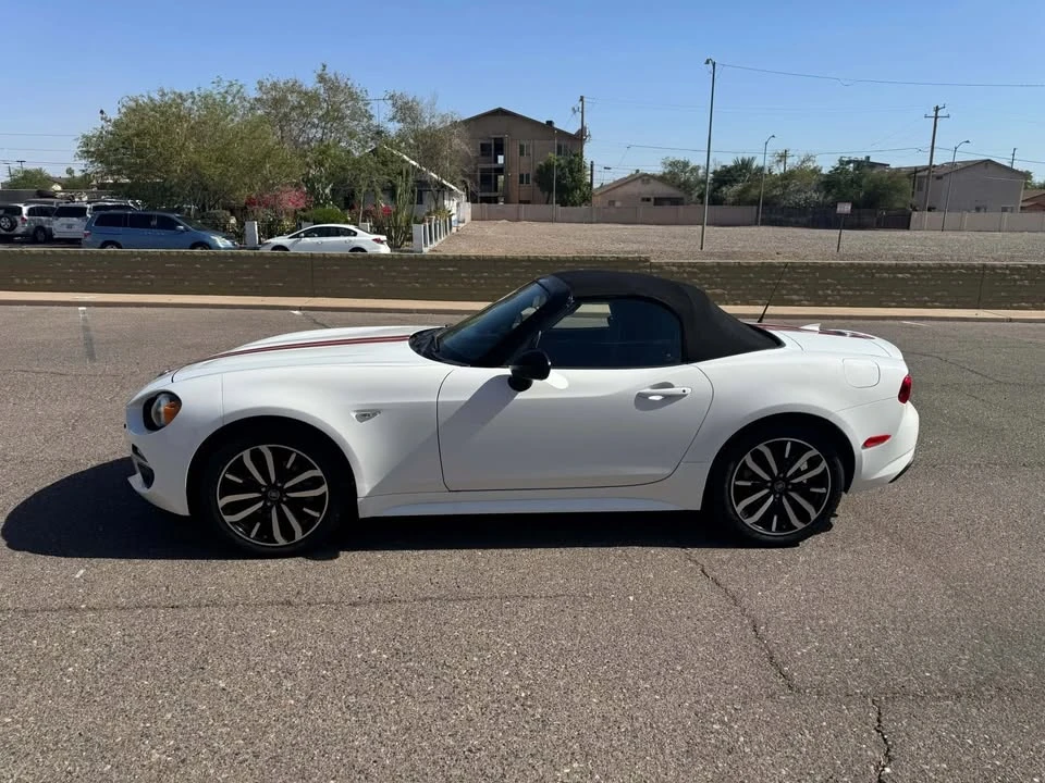 2019 Fiat 124 Spider - Image 2 of 13