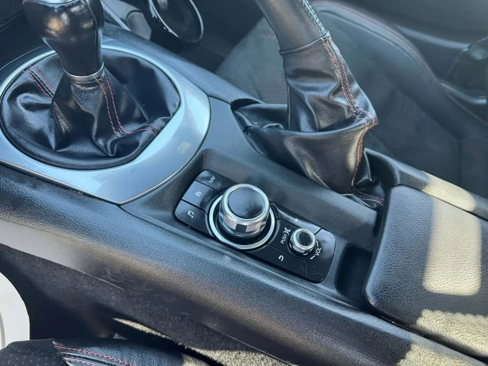 2019 Fiat 124 Spider - Image 11 of 13