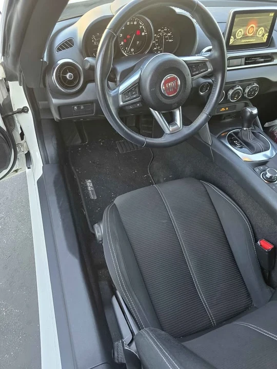 2019 Fiat 124 Spider - Image 10 of 20