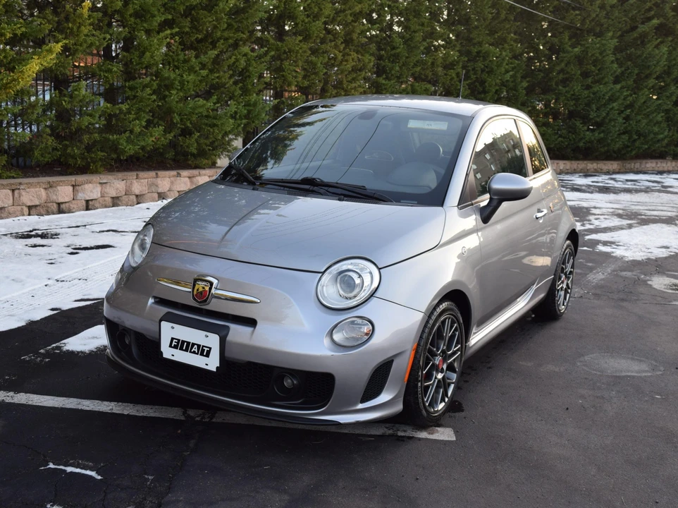 2019 Fiat Abarth 500 - Image 2 of 31