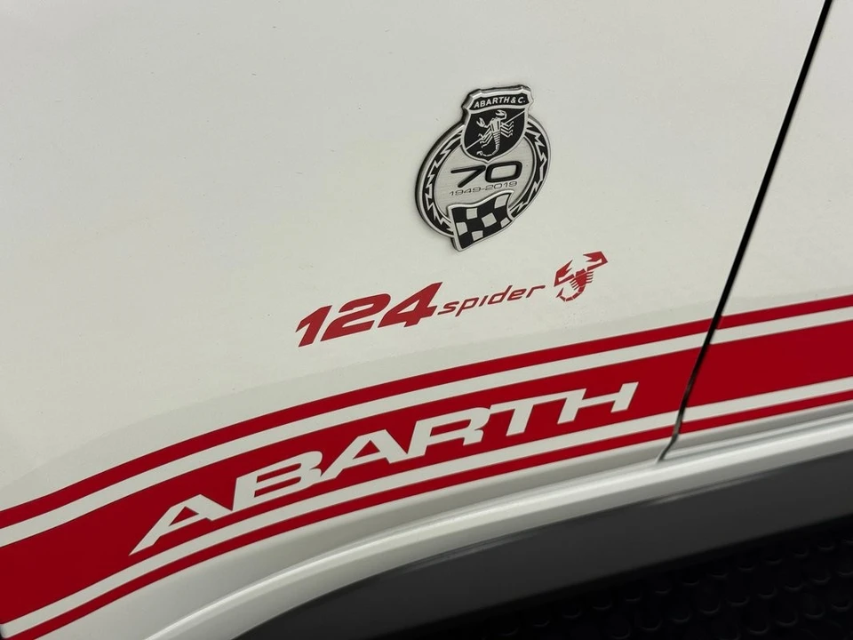 2019 Fiat 124 Spider - Image 15 of 21