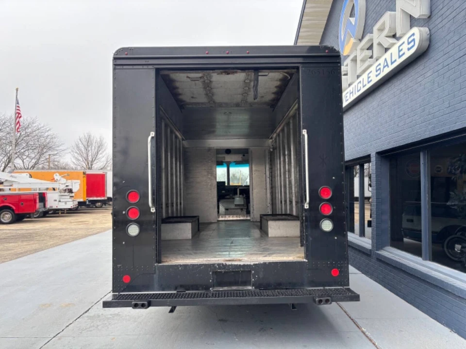 2019 Ford Econoline Van - Image 11 of 12