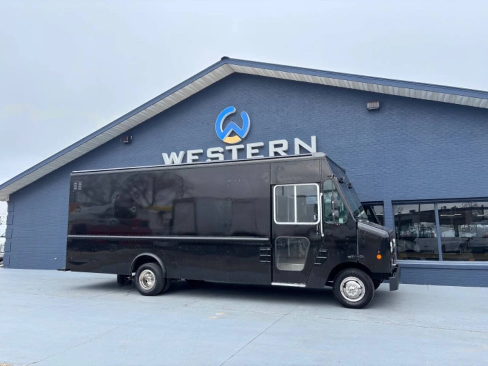 2019 Ford Econoline Van - Image 8 of 12