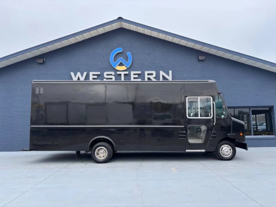 2019 Ford Econoline Van - Image 2 of 12