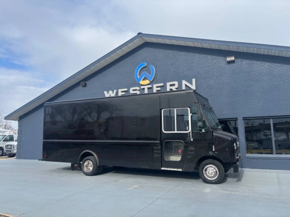 2019 Ford Econoline Van - Image 11 of 12