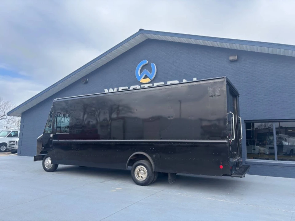 2019 Ford Econoline Van - Image 8 of 12