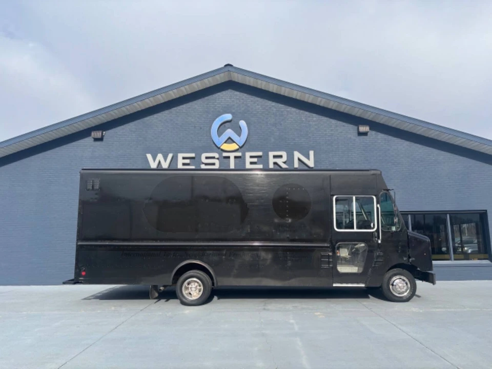 2019 Ford Econoline Van - Image 2 of 12