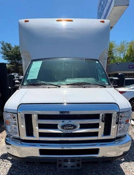 2019 Ford Econoline Van - Image 2 of 12