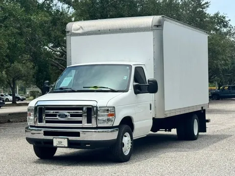 2019 Ford E-350 Super Duty Cutaway Van
