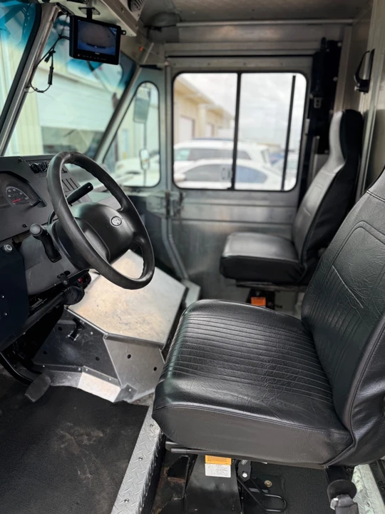 2019 Ford Econoline Van - Image 5 of 13