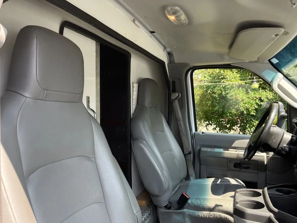 2019 Ford Econoline Van - Image 20 of 21