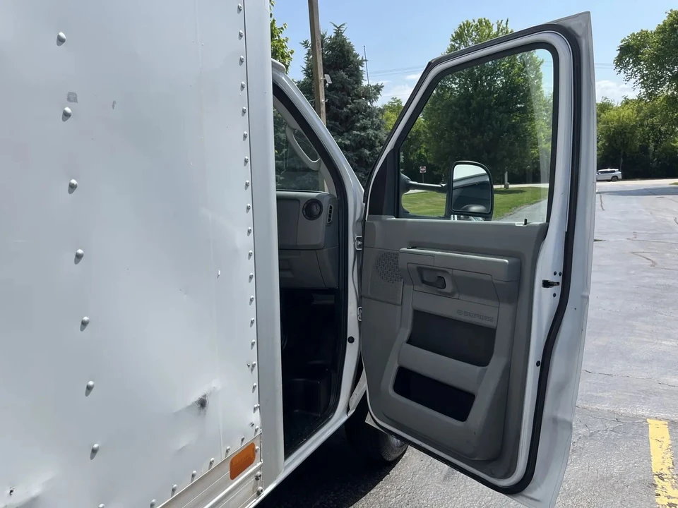 2019 Ford Econoline Van - Image 19 of 21