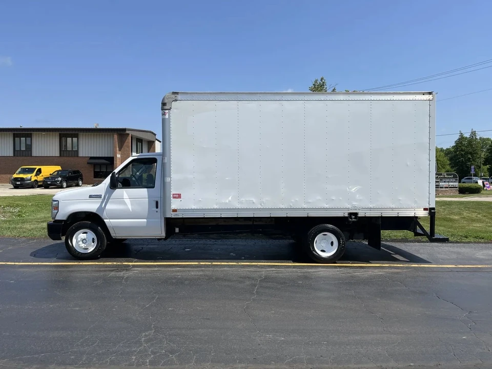 2019 Ford Econoline Van - Image 2 of 21
