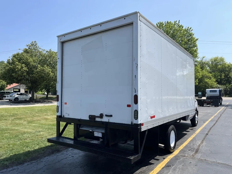 2019 Ford Econoline Van - Image 8 of 21