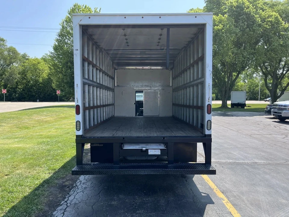 2019 Ford Econoline Van - Image 11 of 21
