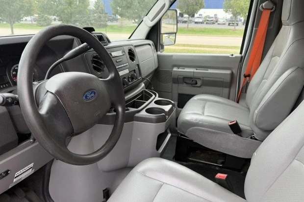 2019 Ford Econoline Van - Image 5 of 7