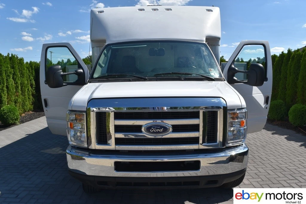 2019 Ford Econoline Van - Image 19 of 23