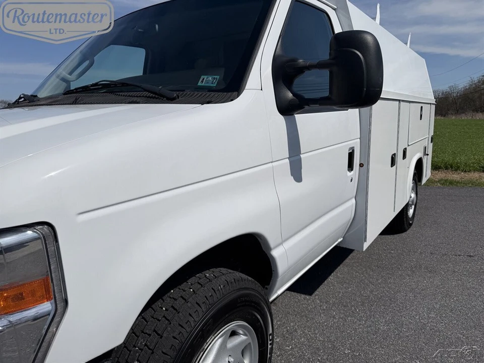 2019 Ford Econoline Van - Image 9 of 12